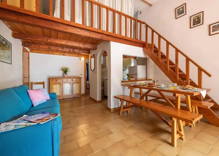 Lägenhet Relaxing With Outdoor Dining Olbia