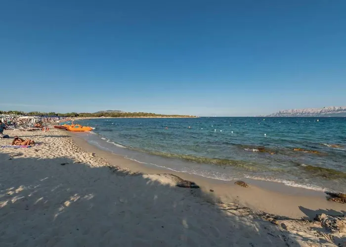 Lägenhet Relaxing With Outdoor Dining Olbia